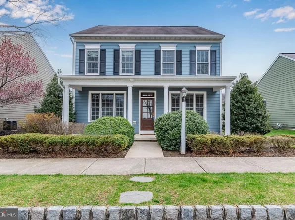 28 Summer Ln, Mechanicsburg, PA 17050