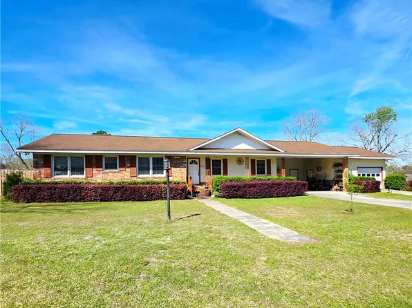 2505 Winchester Dr, Waycross, GA 31501