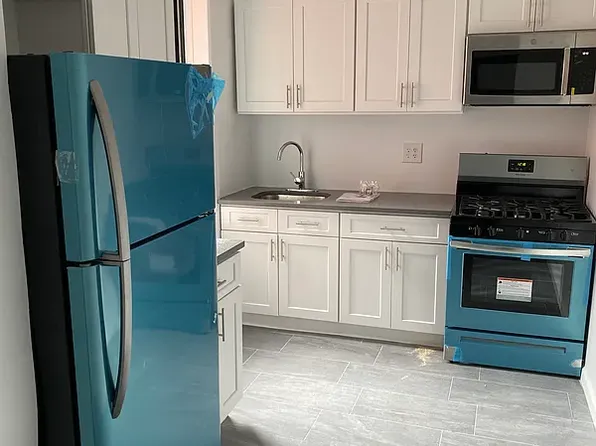 92 Nagle Avenue image 1 of 8