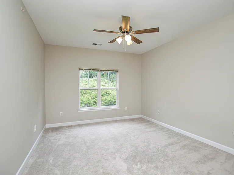 9823 Hyde Glen Ct — Photo 21