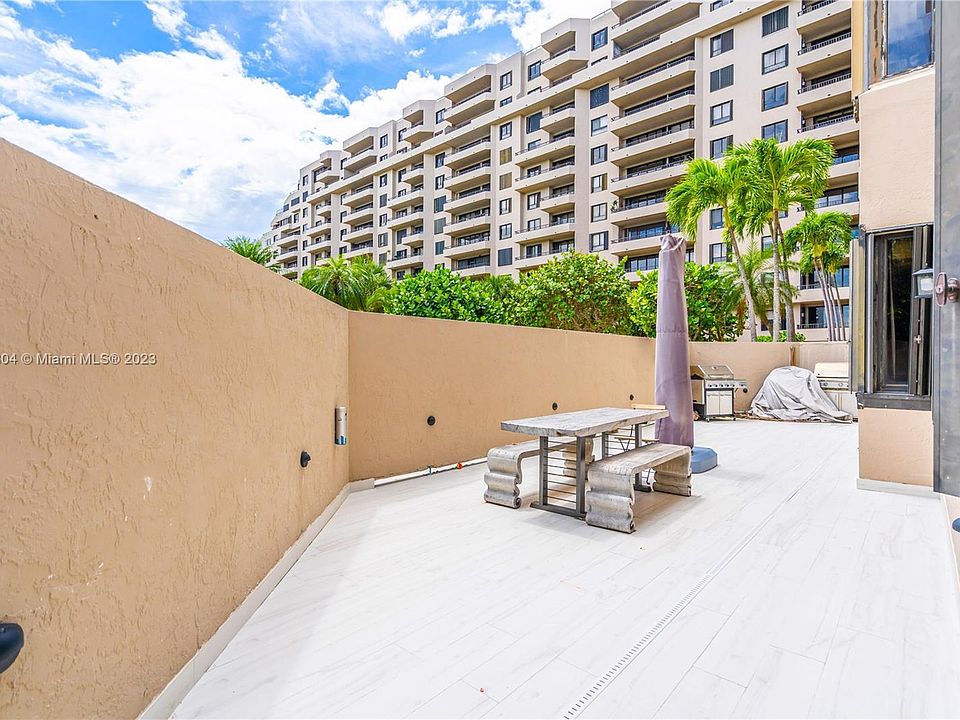1st image of 251 Crandon Blvd APT 109