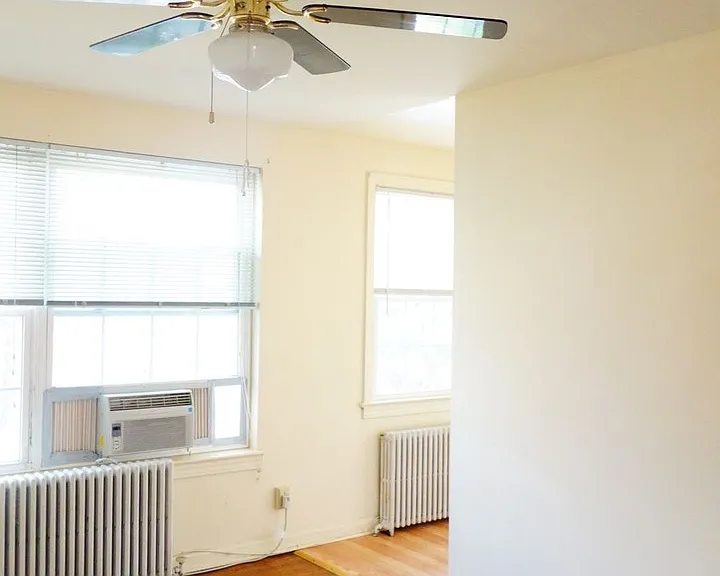 8400 Greenwood Ave — Photo 7