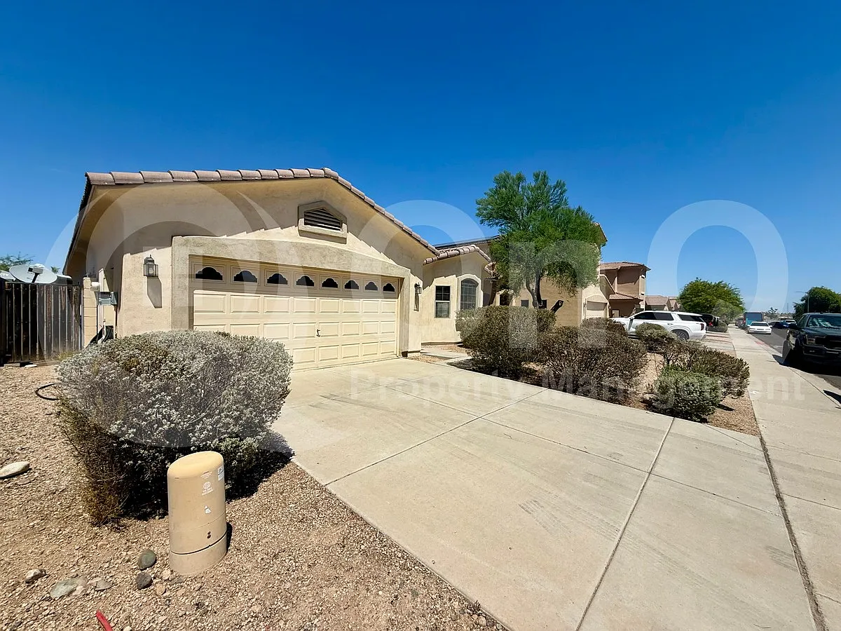 3 bed, 2.0 bath, 1680 sqft, $1,895 — Photo 3