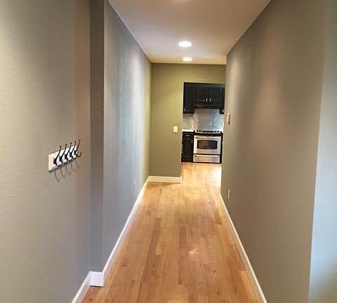 2nd image of 9715 NE Juanita Dr #B106