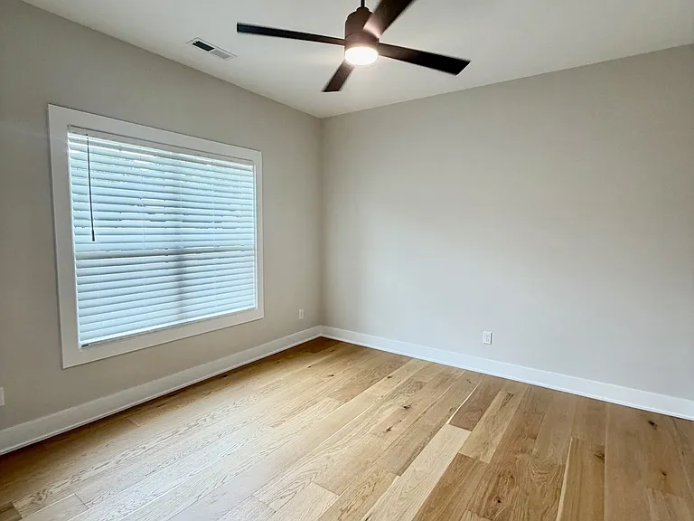 204 Crest Ridge Ct — Photo 44