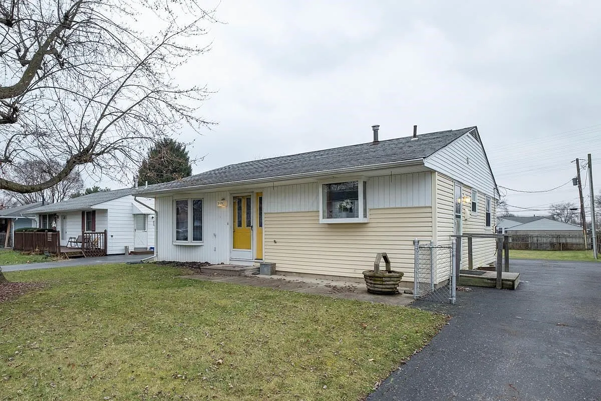 3105 Lewis Rd photo 1