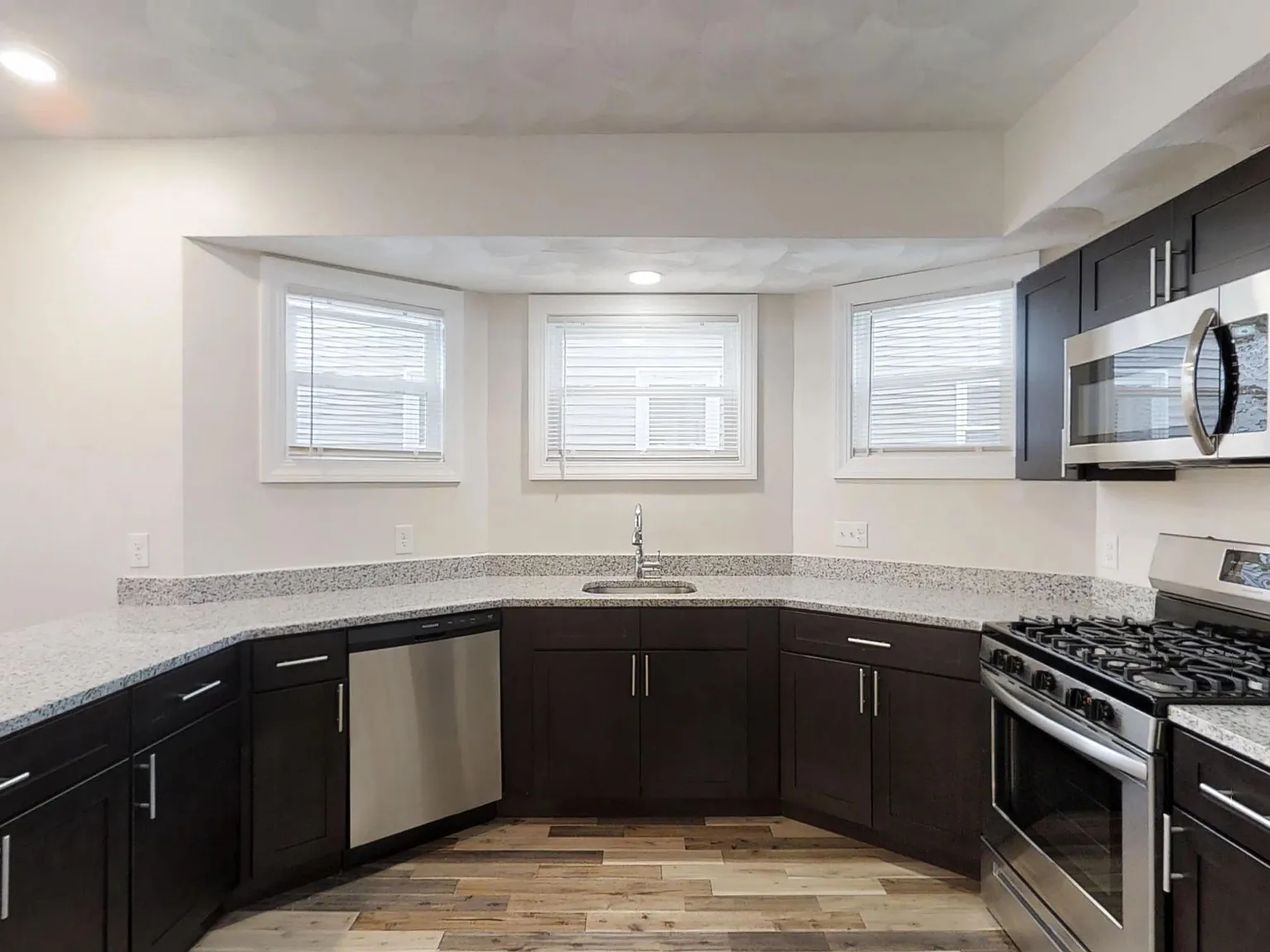 122 Oakland Ave — Photo 4