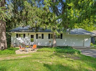 N1845 Wooddale Dr, Lake Geneva, WI 53147