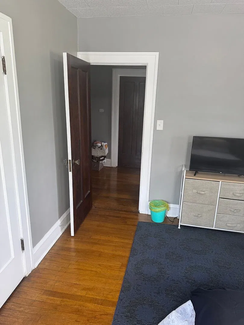 Spacious 6BR Duplex in Lakewood — Photo 3