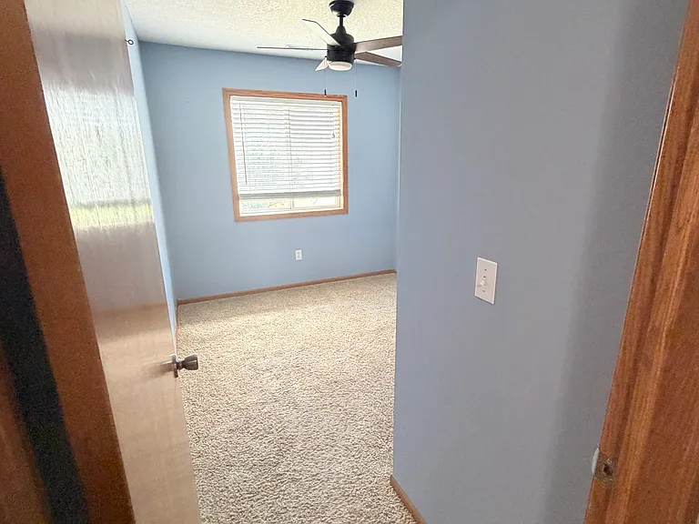 221 N Cherokee Dr — Photo 16
