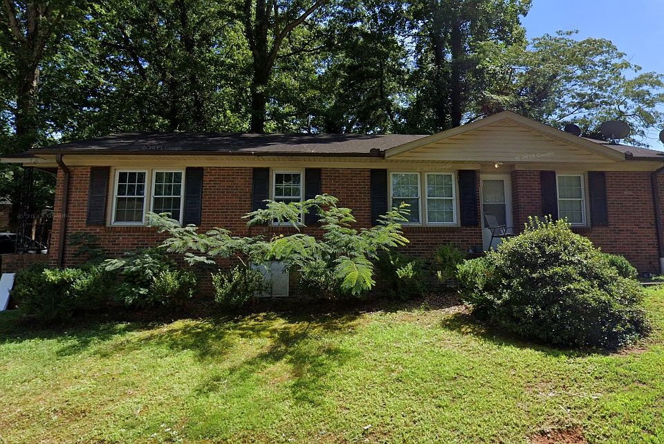 1st image of 121 Pinehurst St #121