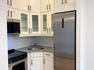 324 W 47th St APT 5D, New York, NY 10036