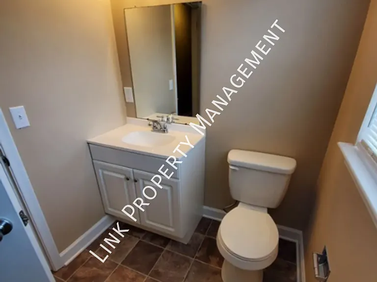 4911 Marylin Ln #B — Photo 8