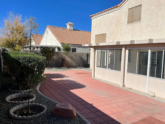 5th image of 7487 Tamarind Ave