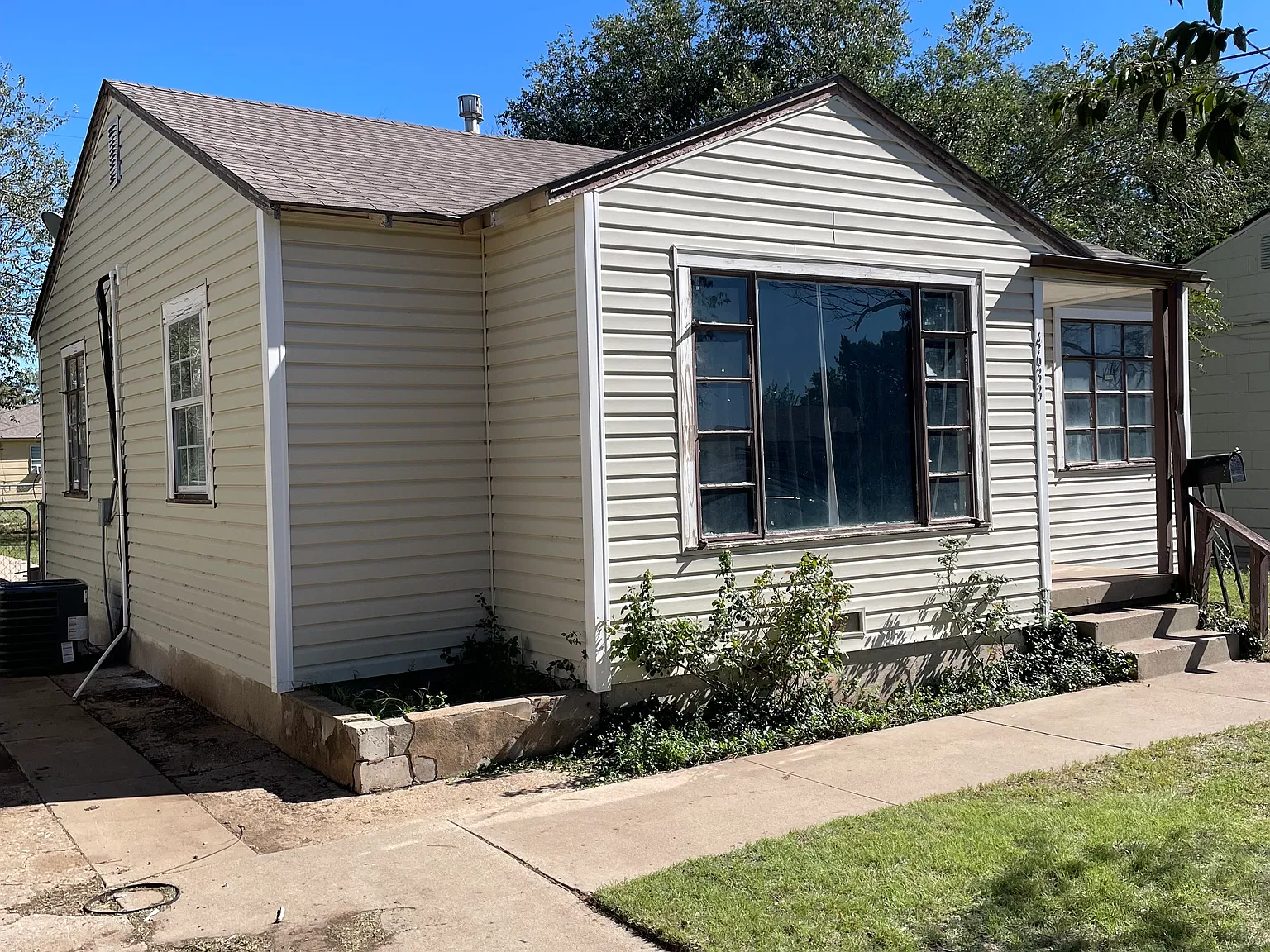 2 bed, 720 sqft, $1,000 — Photo 1