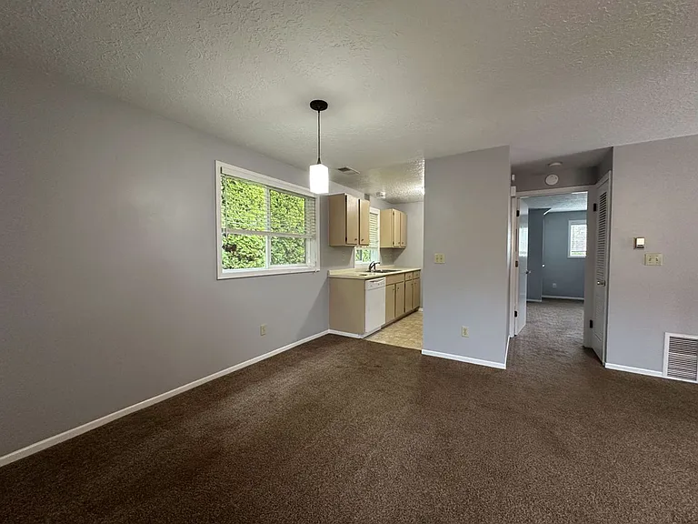 3027 D St NE — Photo 8