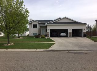 1123 8th Ave W, West Fargo, ND 58078