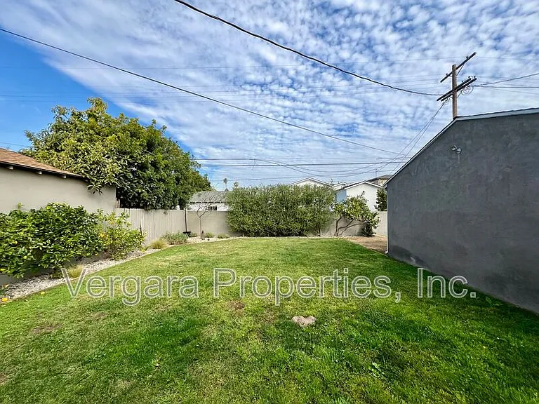 6531 W 85th St — Photo 30