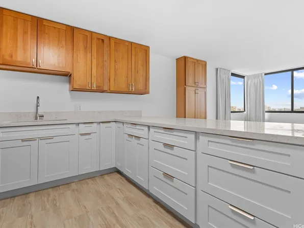 55 S Kukui St APT D2614, Honolulu, HI 96813