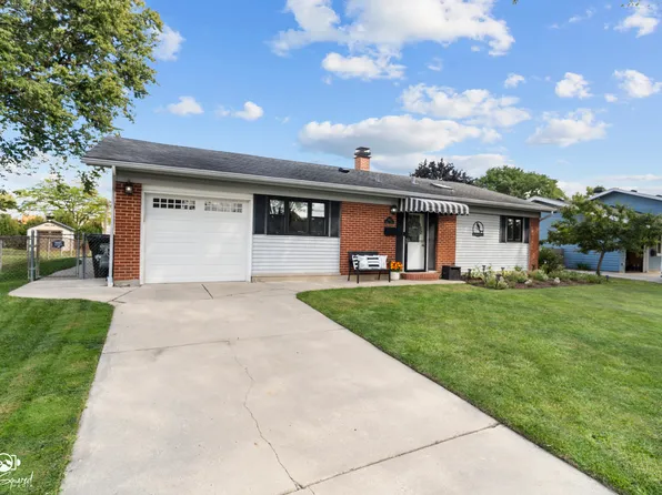 945 Morton St, Hoffman Estates, IL 60169