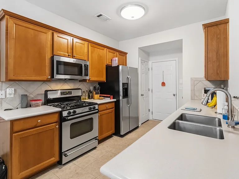 105 Finchley Dr — Photo 14