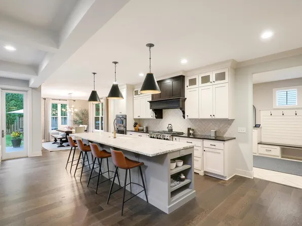 5812 Oaklawn Ave, Edina, MN 55424