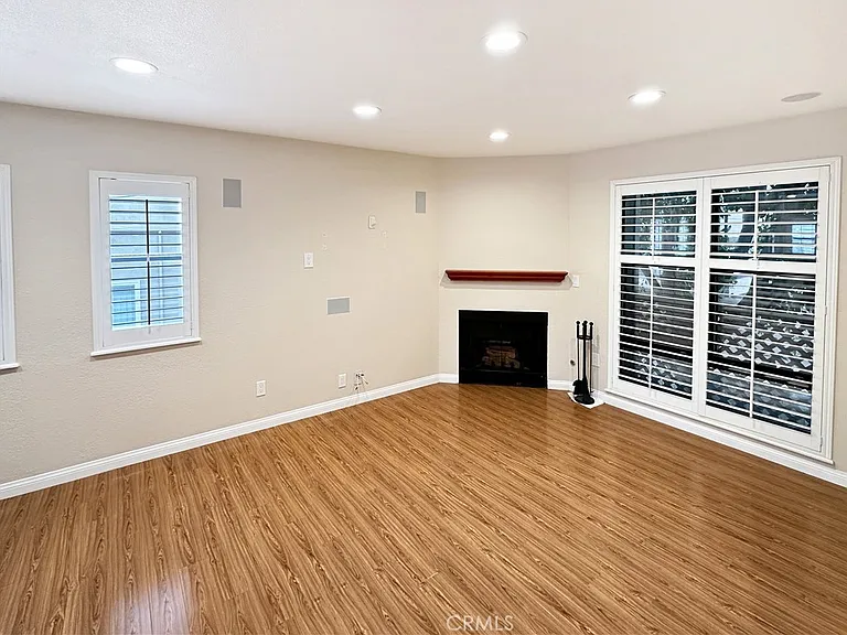 965 E Del Mar Blvd #6 — Photo 2