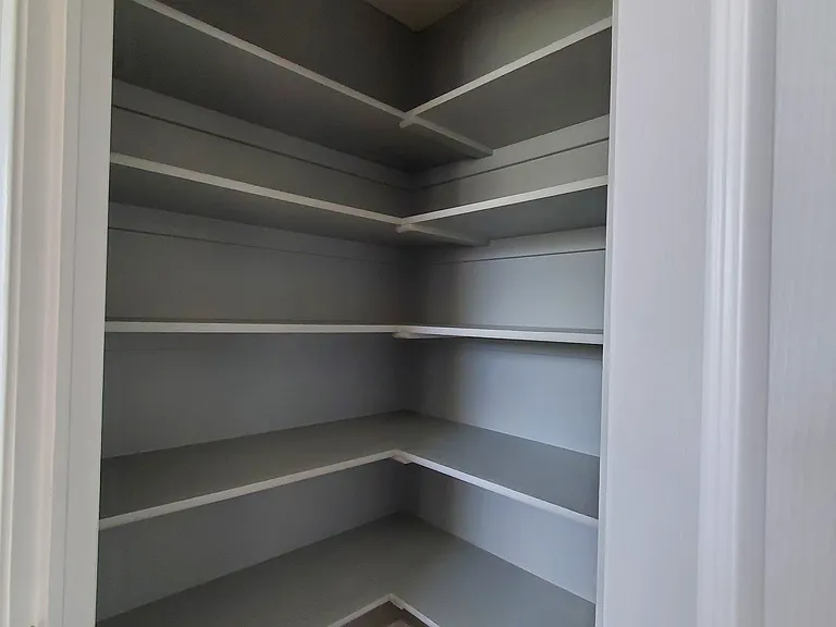 648 S Holladay Dr — Photo 5