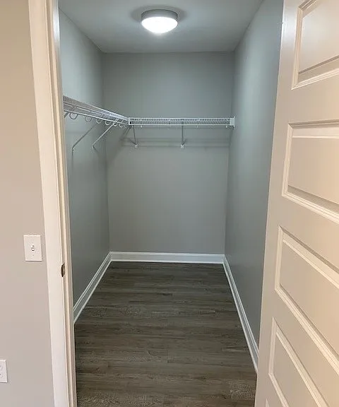 Country Club Apartments — Photo 11