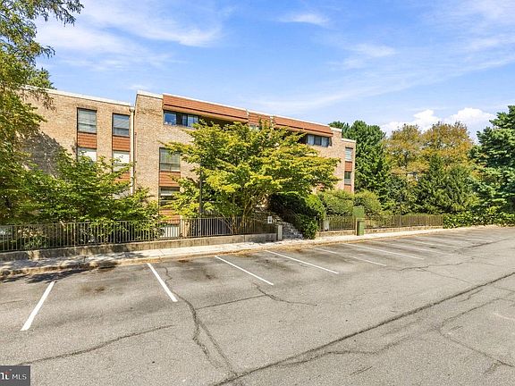 3rd image of 411 Christopher Ave #75