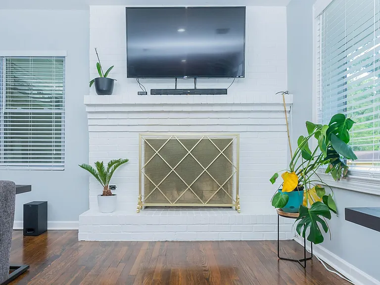 240 W Lake Dr NW — Photo 8
