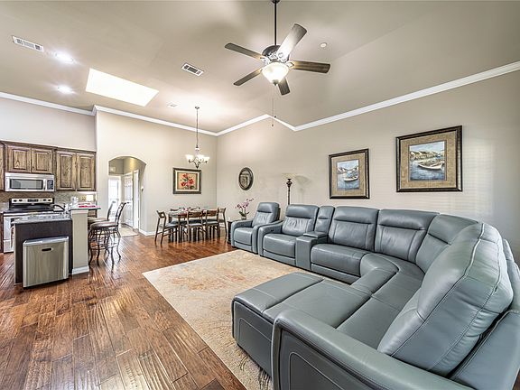 2nd image of 5715 Hummingbird Ln
