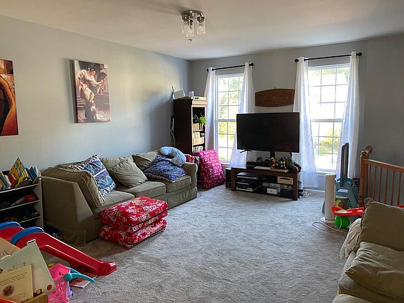 3rd image of 21348 Lookout Dr