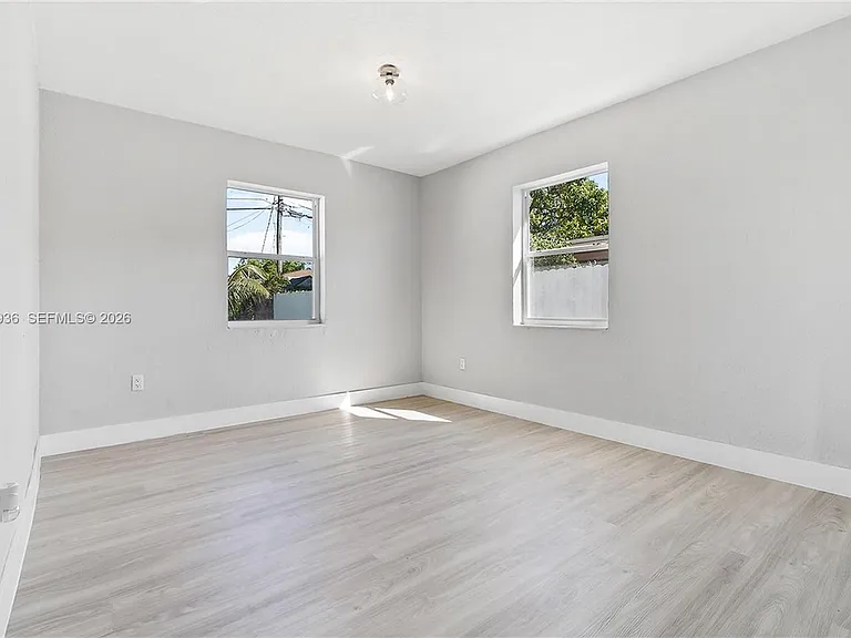 925 NW 84th St — Photo 18