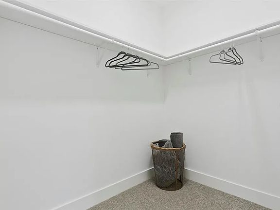 5th image of 149 N Ring Ave