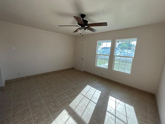 4th image of 109 Marilyn Dr