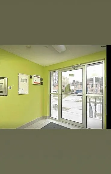 261 Lester St #403 — Photo 3