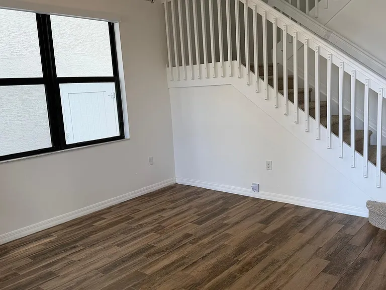 894 NE 191st St — Photo 13
