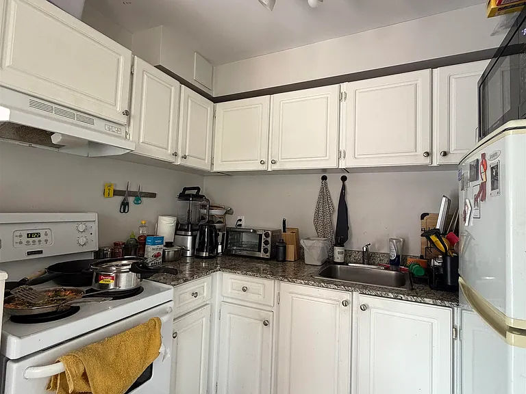 2365 W 5th Ave #302 — Photo 3