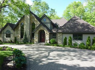 250 W Highland Ridge Ct, Belton, MO 64012