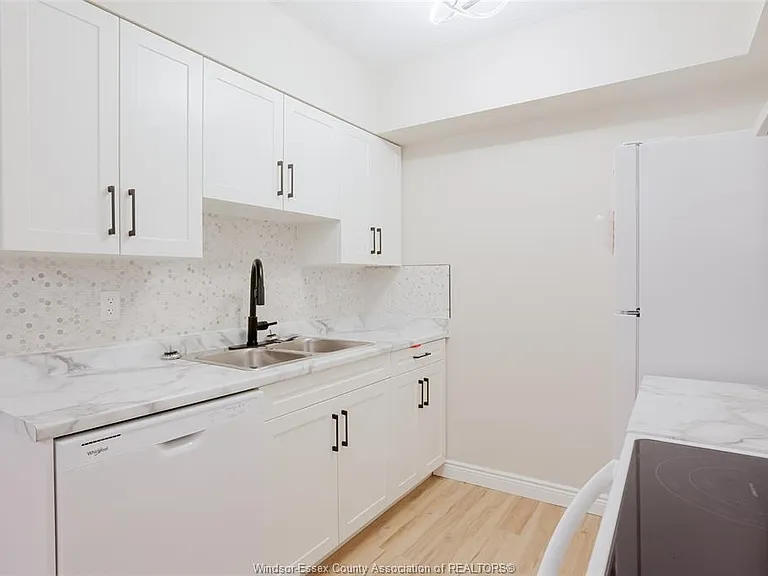 3355 Sandwich St #102 — Photo 14