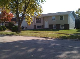 119 Grady Dr, Bolingbrook, IL 60440