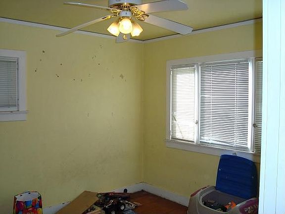 5th image of 3102 Farnsworth Ave