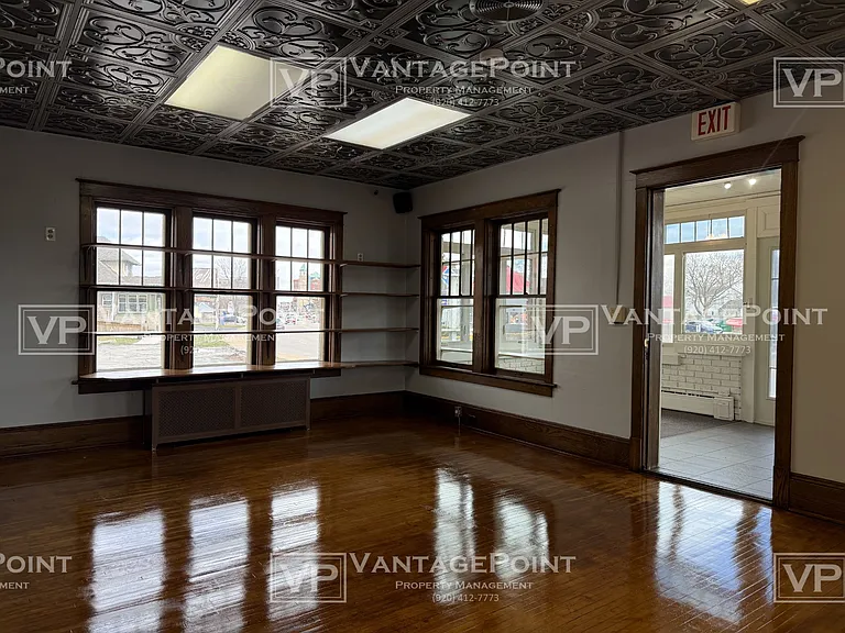 447 S Commercial St #1 — Photo 7