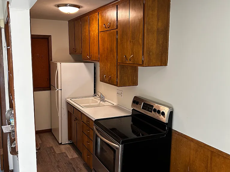 1714 Prospect St — Photo 3
