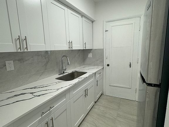 2nd image of 1225 Normandy Dr #9