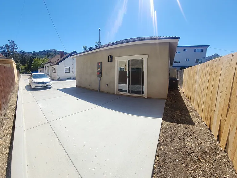 550-554 556 Foothill Blvd — Photo 95