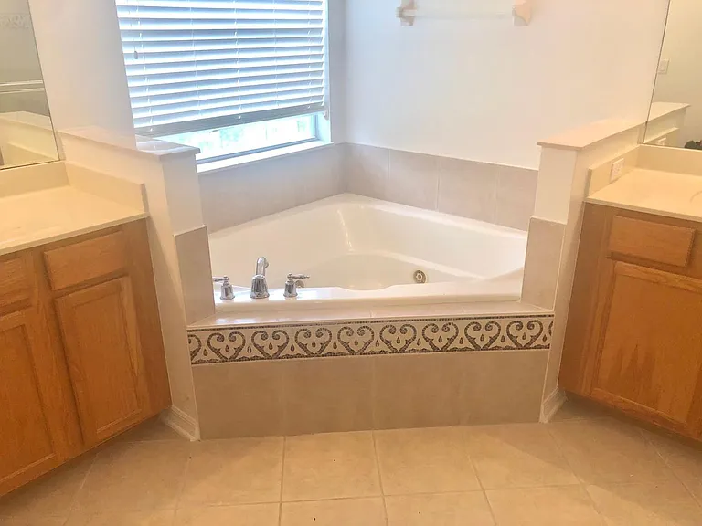 1921 Crown Hill Blvd — Photo 34
