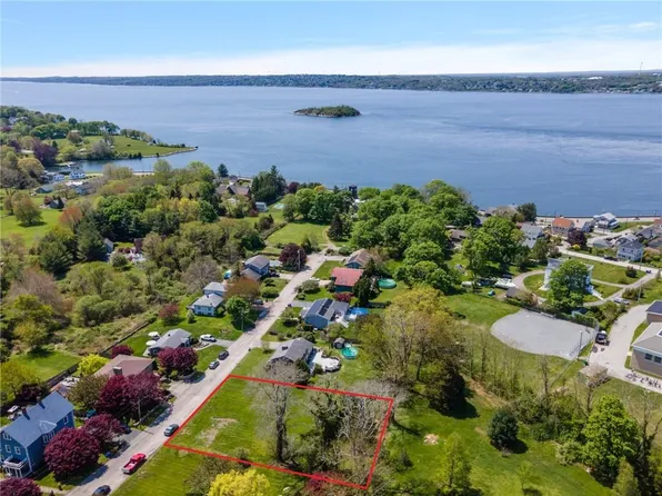 0 Farnsworth Ave, Tiverton, RI 02878