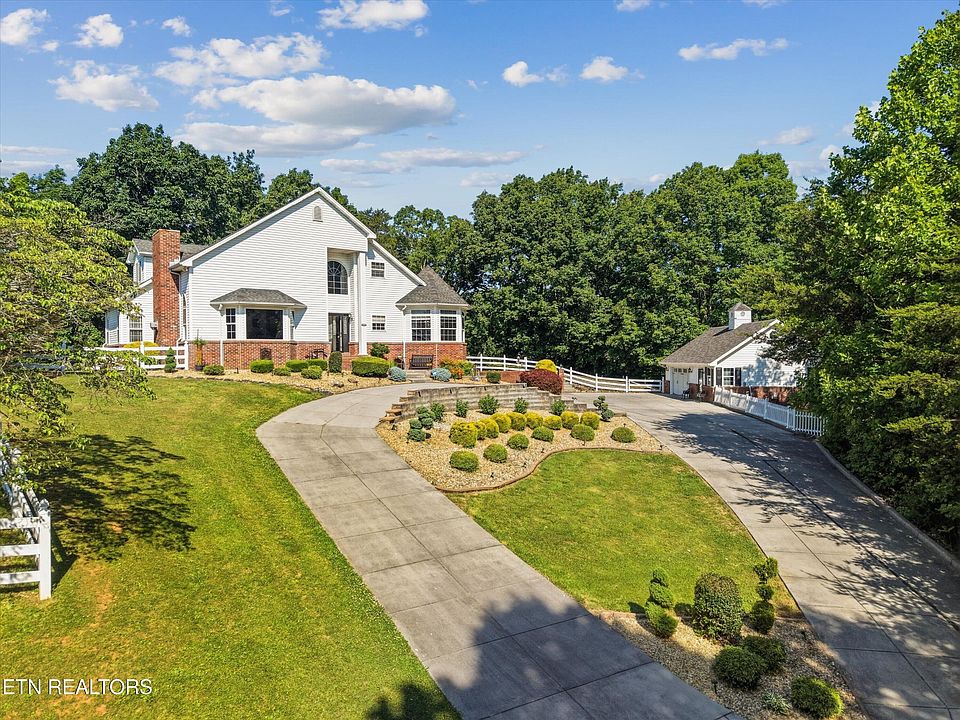 1st image of 619 Emerald Ave
